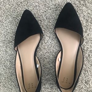 Black pointed flats